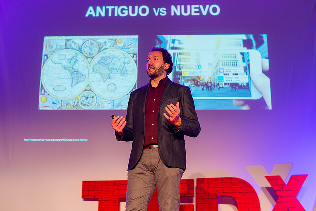 Los nuevos mapas: todo sucede en algún lugar | Gersón Beltrán | TEDxAlcoi
